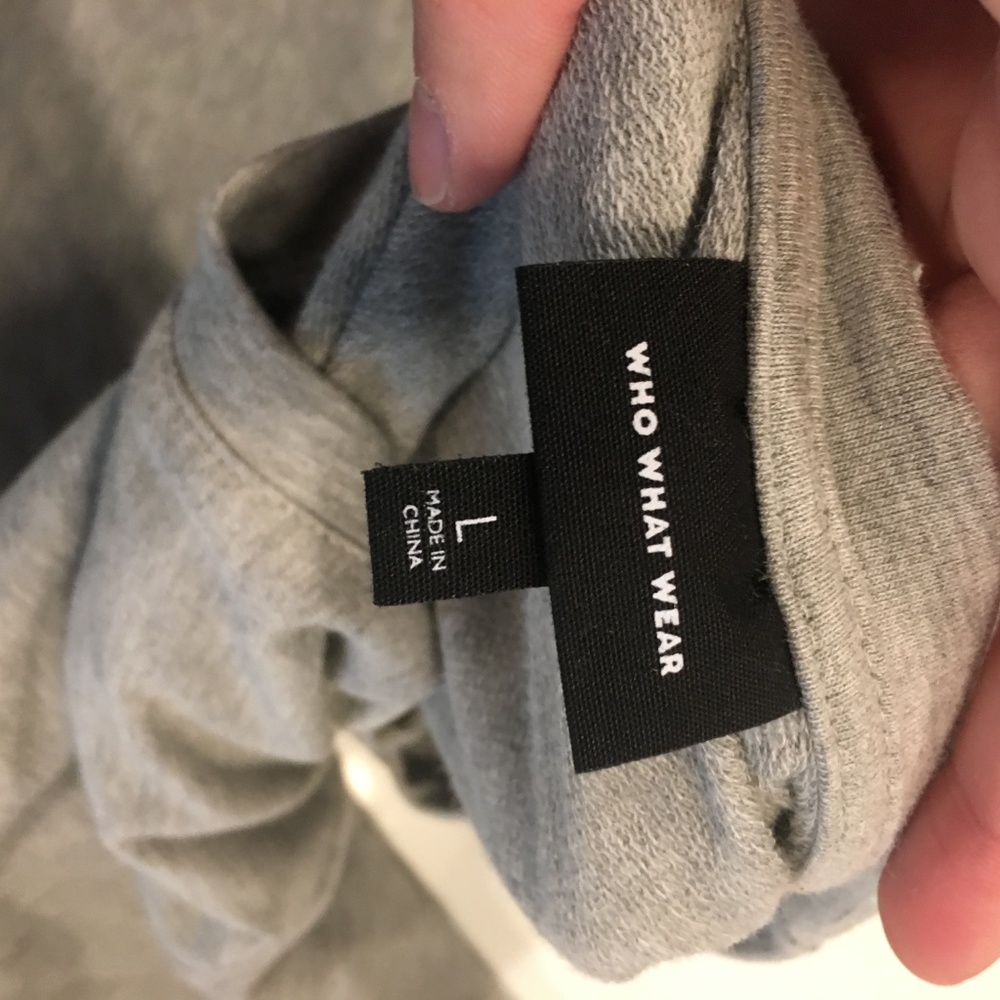 sweatshirt - Picture 3 of 3